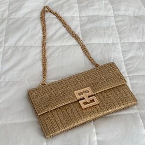 Elegant Gold Chain Straw Clutch